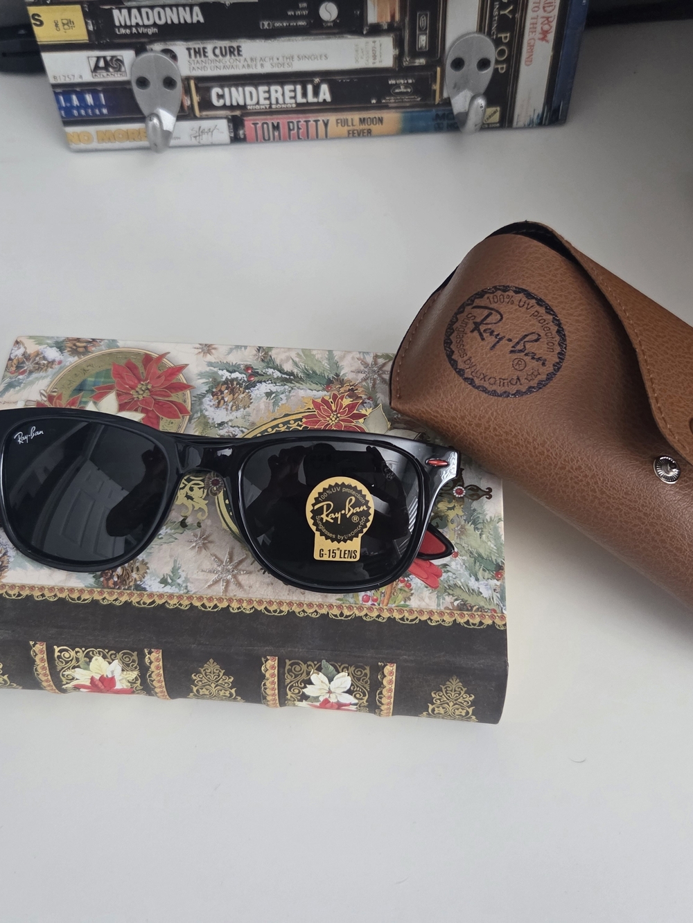 Ray-Ban Men’s Black Frame Sunglasses with Dark Lenses